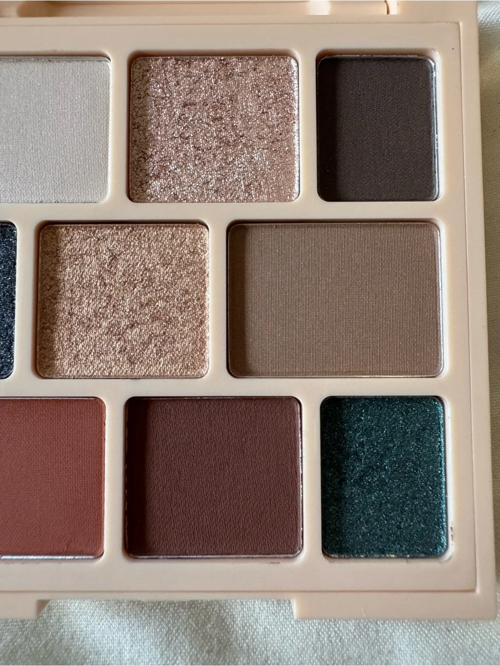 Cinta London Living The Eye Life Eyeshadow Palette